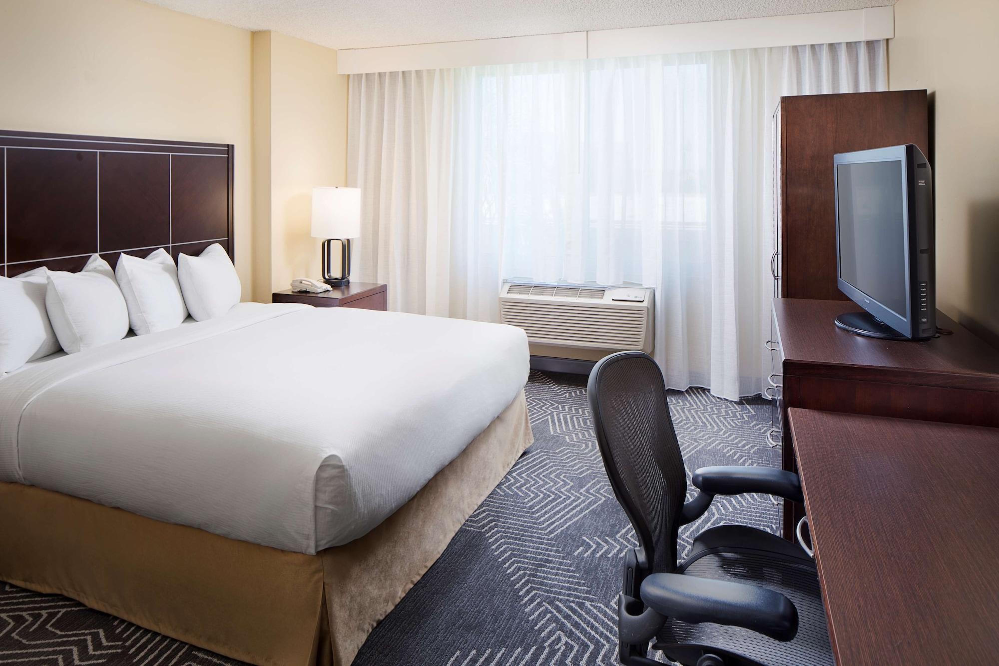 Doubletree By Hilton Los Angeles/Commerce Exterior photo