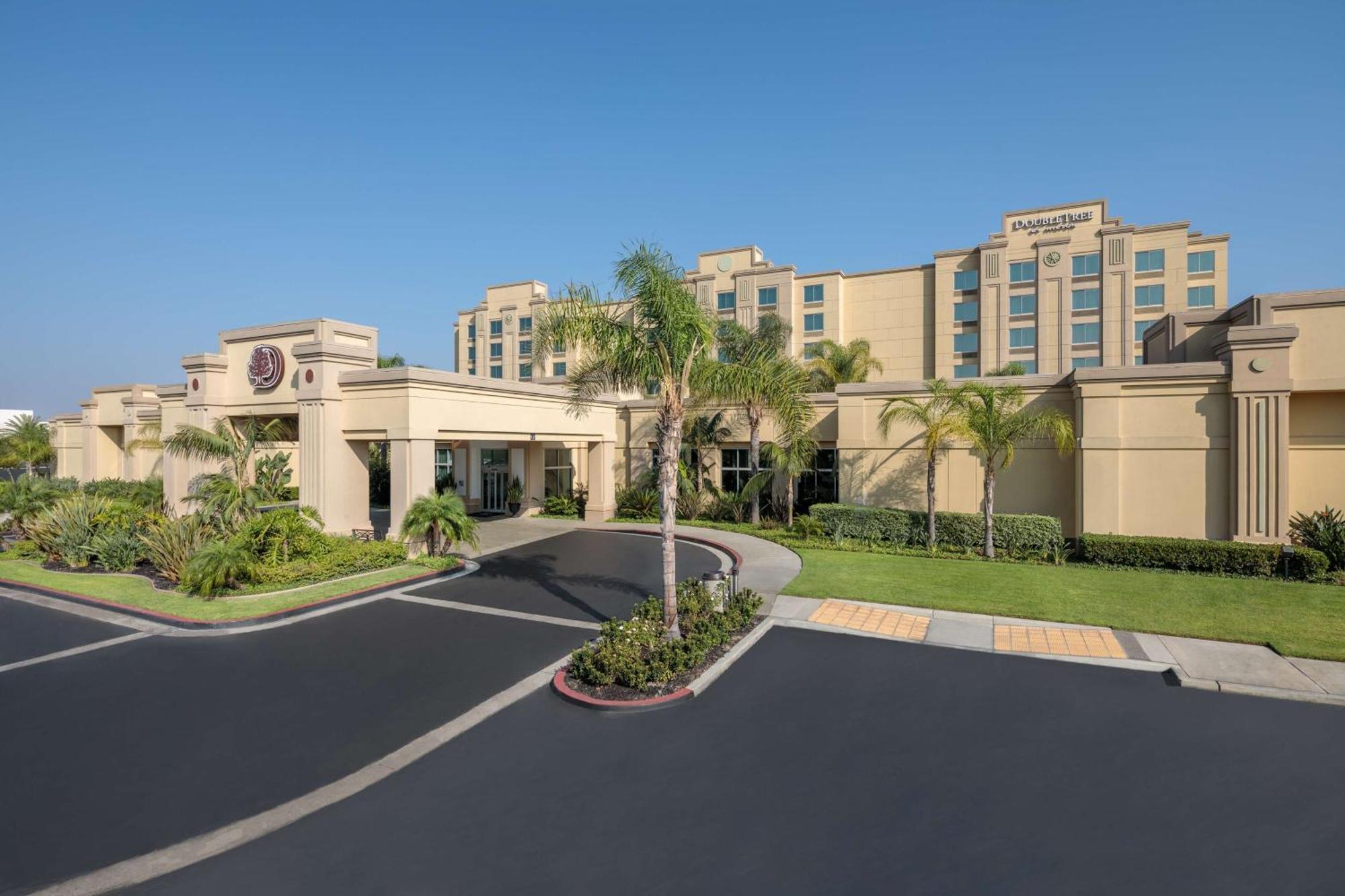 Doubletree By Hilton Los Angeles/Commerce Exterior photo