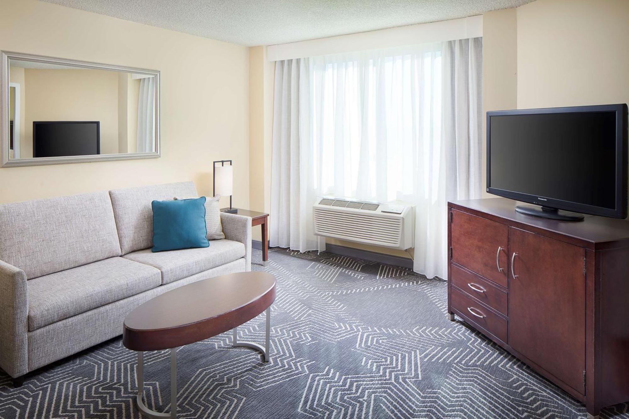 Doubletree By Hilton Los Angeles/Commerce Exterior photo