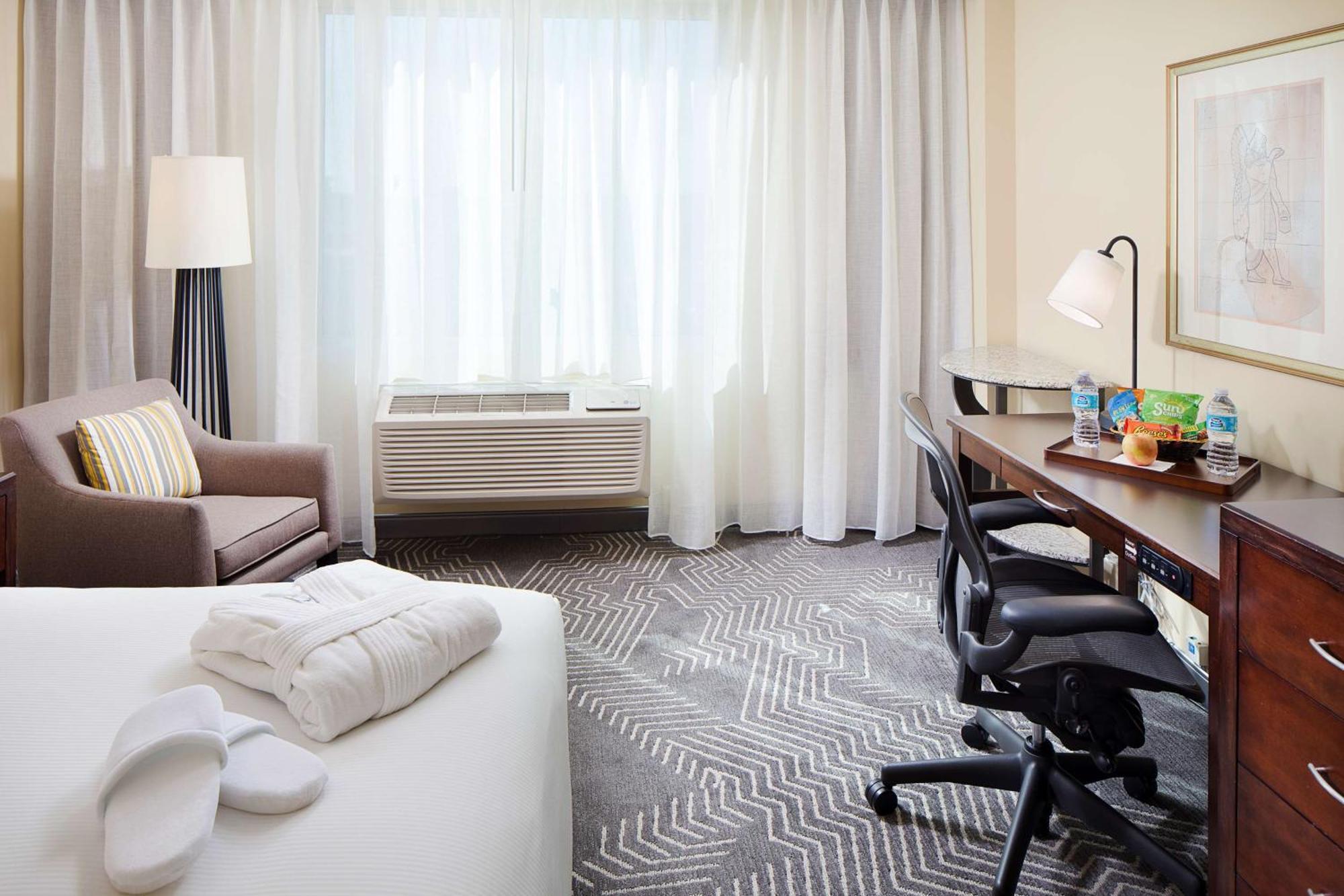 Doubletree By Hilton Los Angeles/Commerce Exterior photo