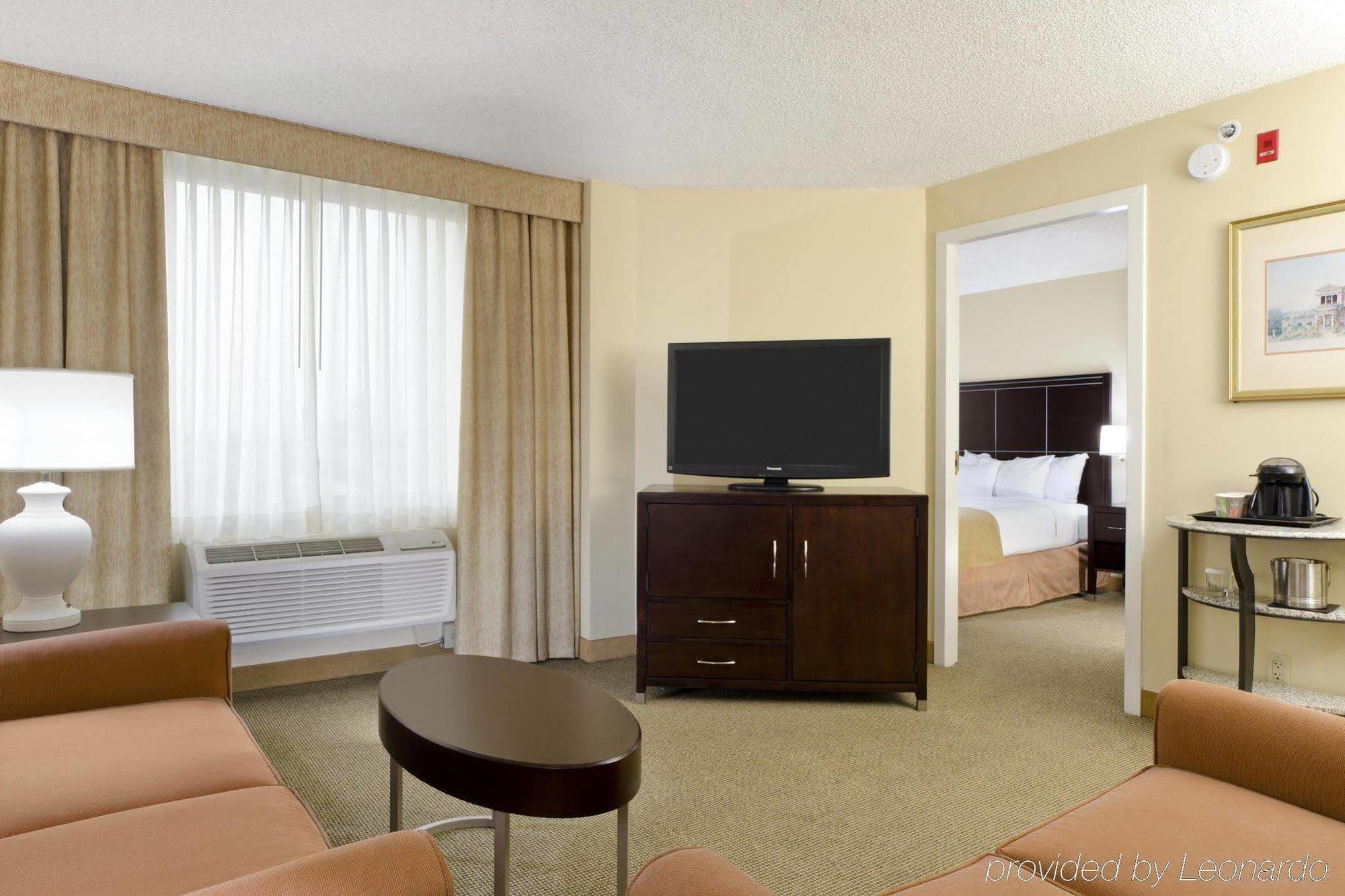 Doubletree By Hilton Los Angeles/Commerce Hotel Room photo