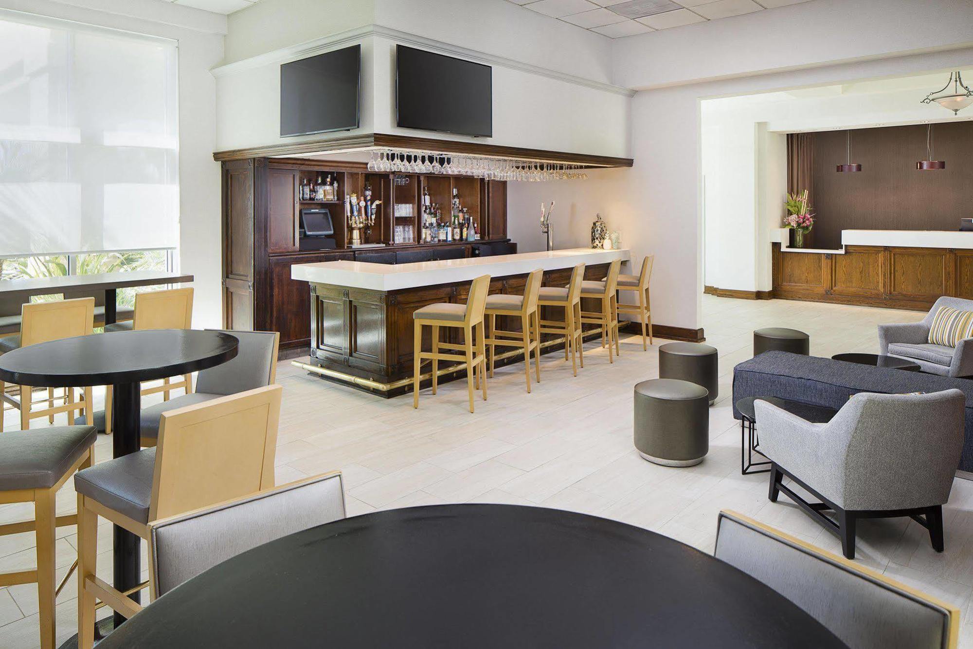 Doubletree By Hilton Los Angeles/Commerce Exterior photo